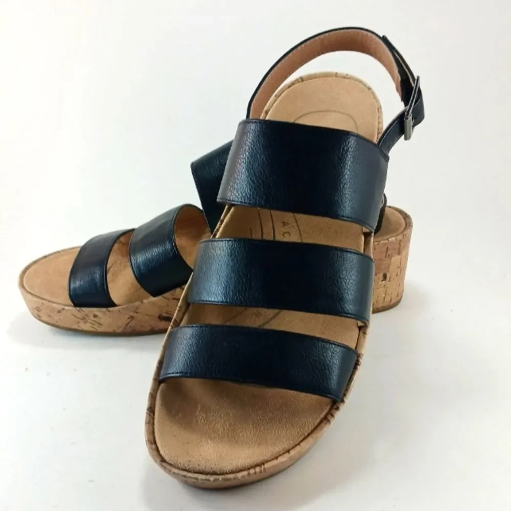 Life Stride Wyonna Low Profile Cork Wedge 3 Band Active Arch Black Womans 9.5.